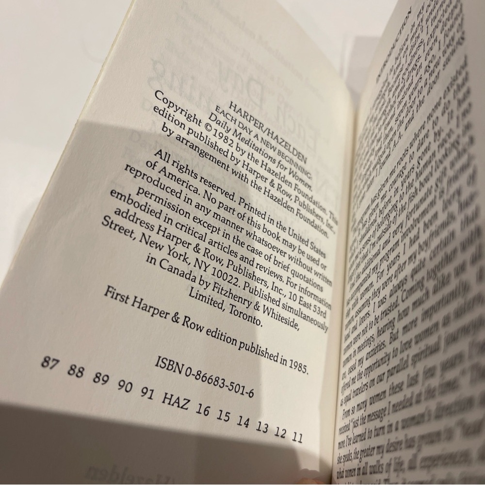 Each Day a New Beginning: Daily Meditations For Women 1st edition 1985 book - Picture 5 of 5